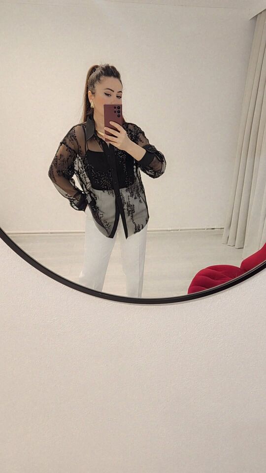 siyah tül pul payet detaylı gömlek