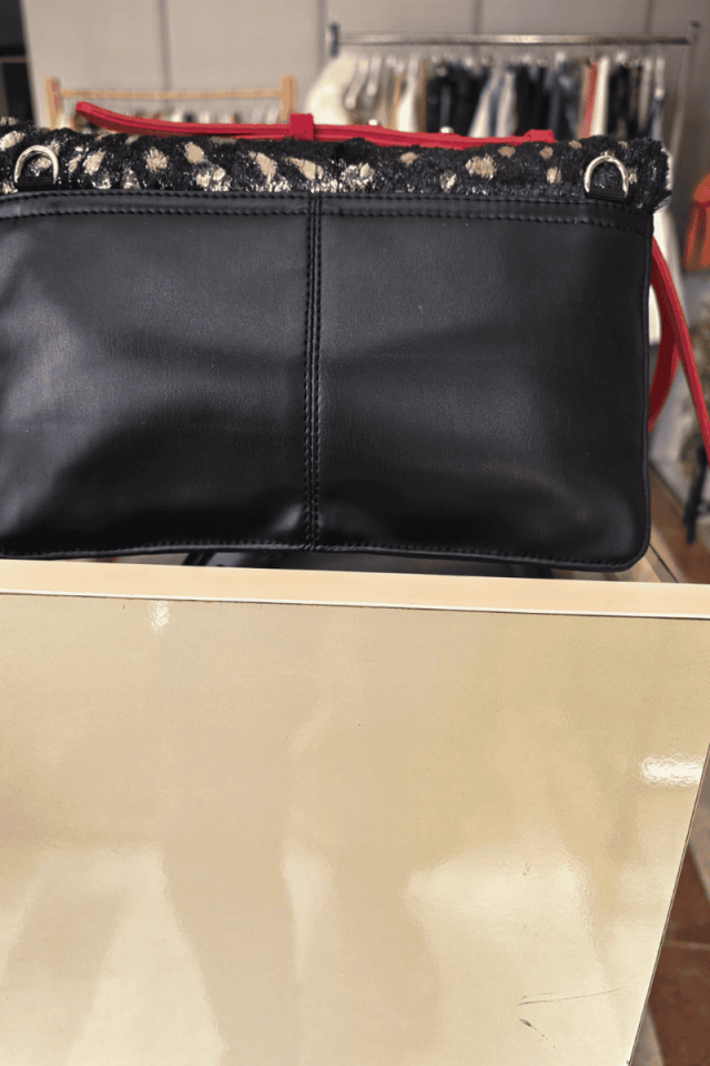 KAPAKLI ÇAPRAZ ÇANTA