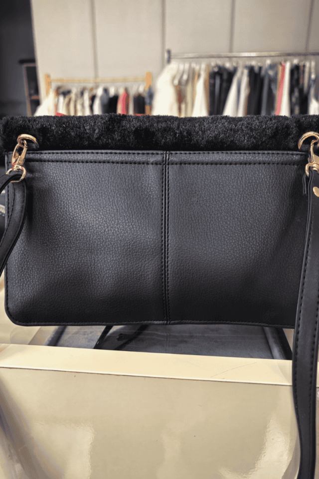 KAPAKLI ÇAPRAZ ÇANTA