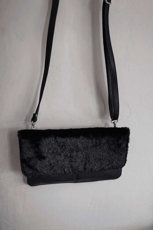 KAPAKLI ÇAPRAZ ÇANTA