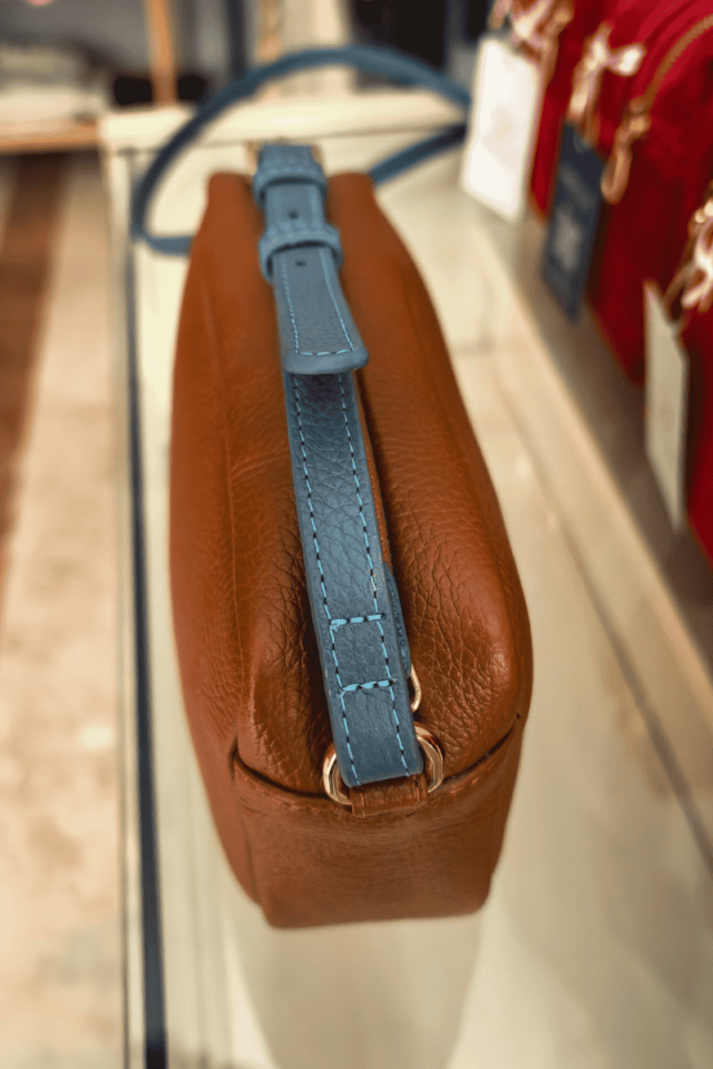 Deri çapraz omuz çantası