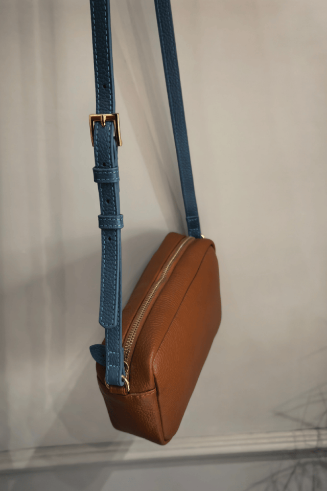 Deri çapraz omuz çantası