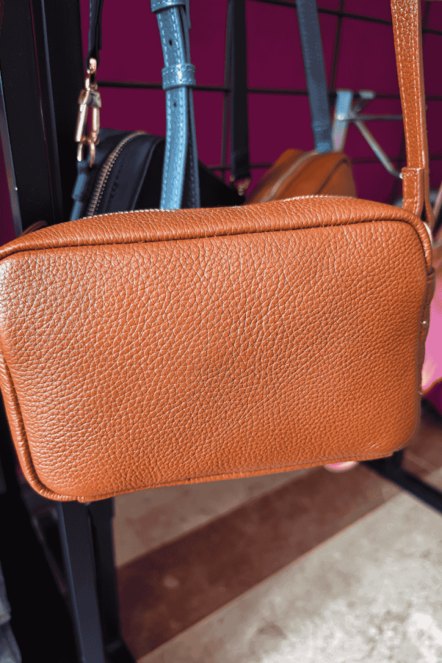 Deri çapraz omuz çantası